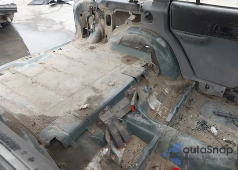 1998 Jeep Cherokee Classic/Sport from USA, damaged, VIN 1J4FJ68S8WL194570